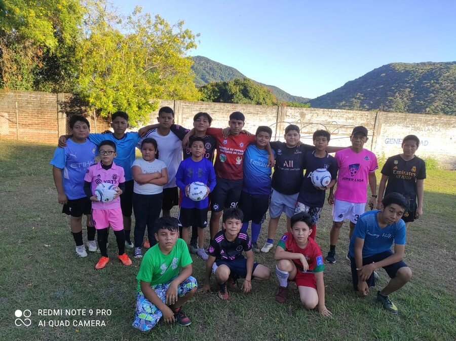 Belen Jesuit chapter members