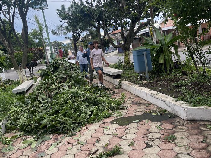 Community clean-up volunteers